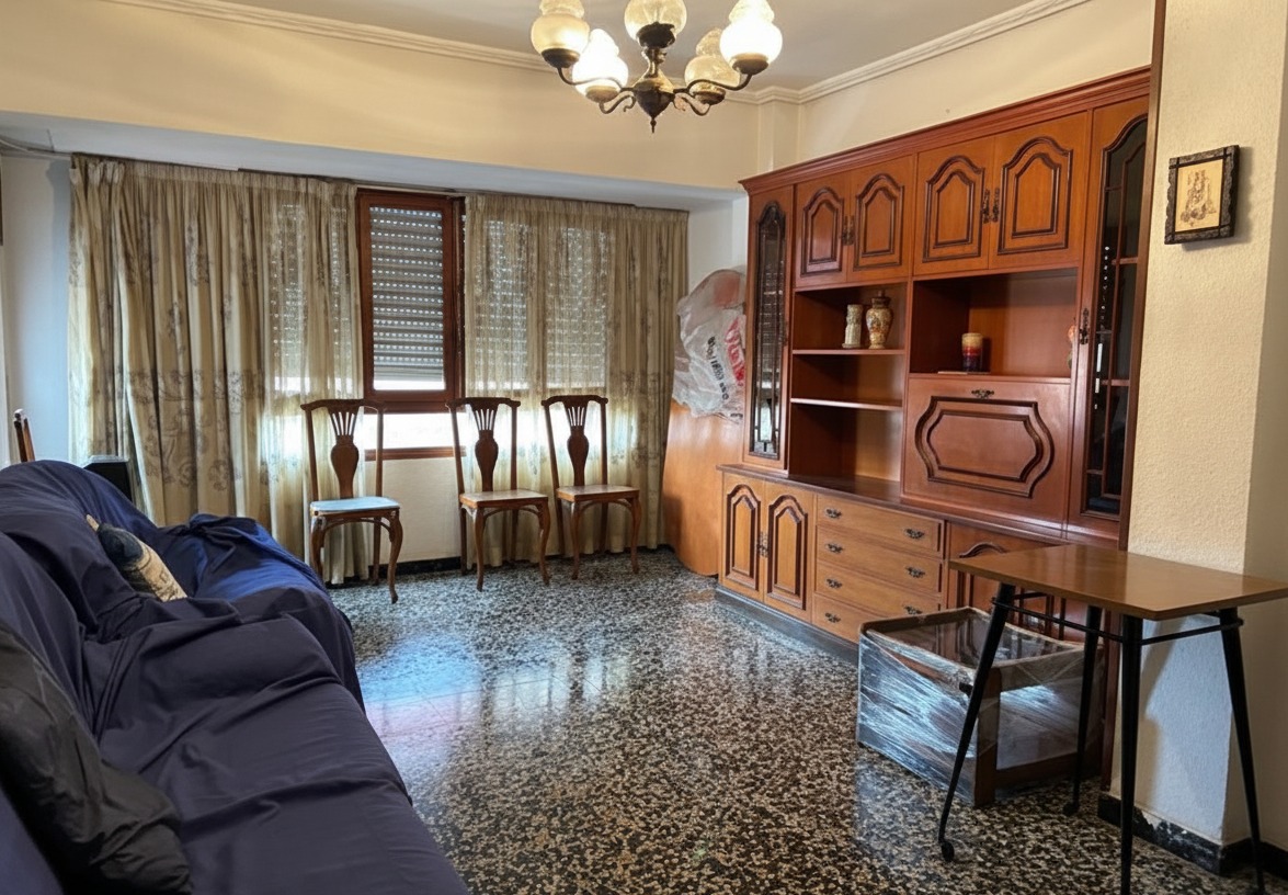 Piso con muebles antiguos